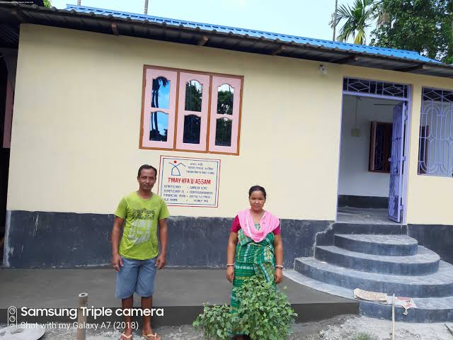 NANDANPRATIM's tweet photo. Assam has the highest number of PMAY houses in the country.

A total of 19,10,823 households are covered under PMAY scheme.

Of these, 12,41,559 households have already got their PMAY houses.

Govt aims to complete remaining 6,69,264 PMAY houses by March 2024. https://t.co/wwsx4SalGM