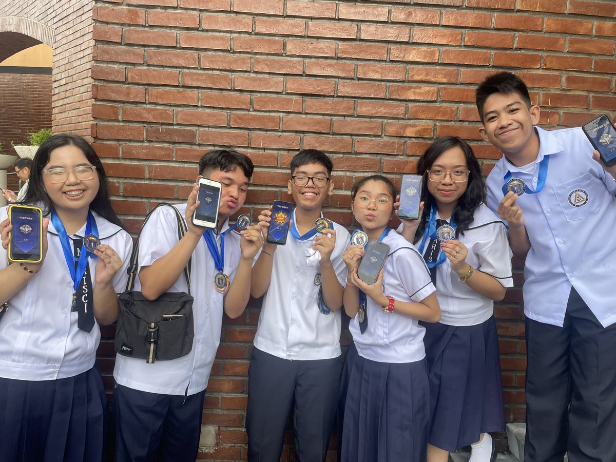 sofiatupaz_'s tweet photo. 1 gold/MVP - with highest honors
6 silver - with high honors

+ 7/7 high rank

congrats, my lovely babys!! 🫶

@TankTayo @mikhael_kurt @beehbuoy @hannahvf02 @Jec_Jecc https://t.co/0MCdyRSEBd