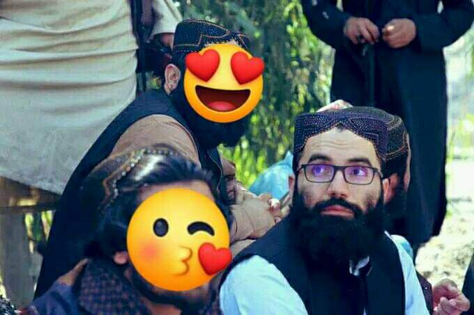 Kochi_313's tweet photo. د غزل او ناول غوندی سړی یې
ښکلیه سم د ادبیاتو پوهنځی یې

#ځوان_حاجي_صیب
#انس_بن_جلال
#حفظه_الله

😘 https://t.co/ZRssXONI5O