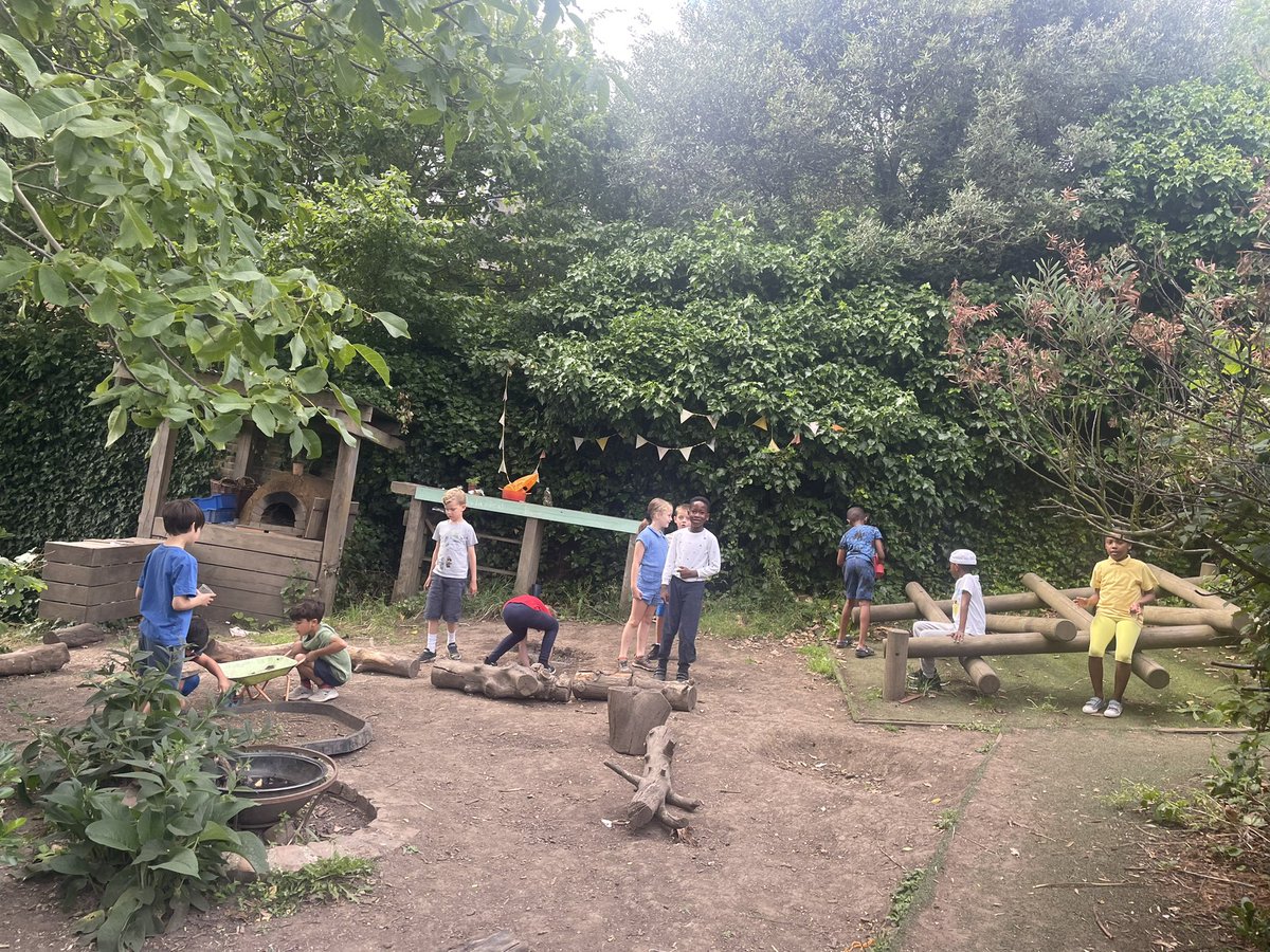 MrFielding tweet media