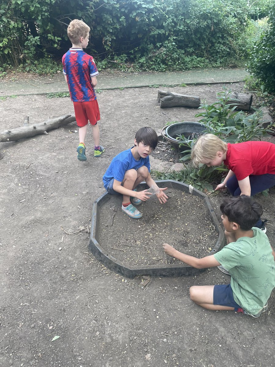 MrFielding tweet media