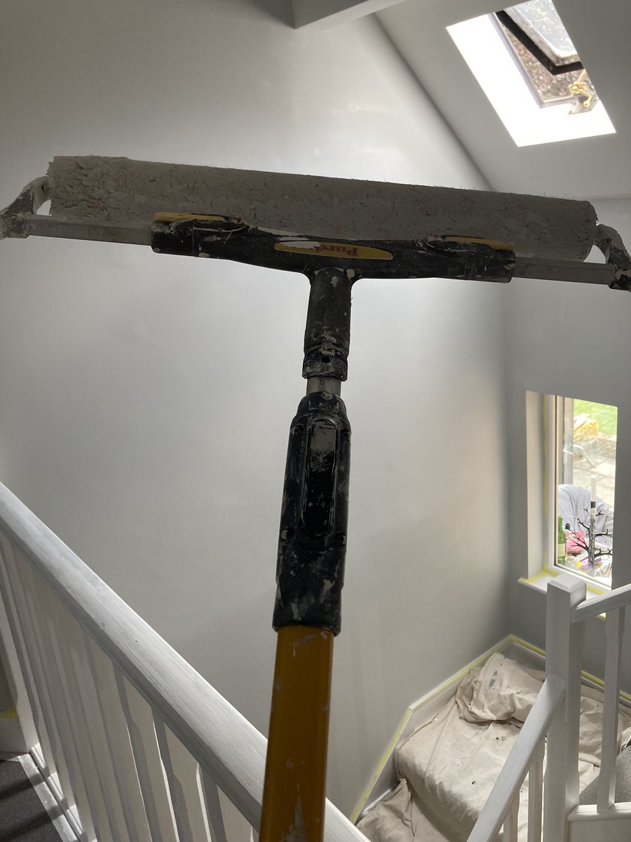 AlpinePainter's tweet photo. Sometimes only 18 inches will do …… #painter #decorator #eighteen #inches #whopper #largeone #bigoneout #bigguns @PurdyPro https://t.co/6HLlEnLeup