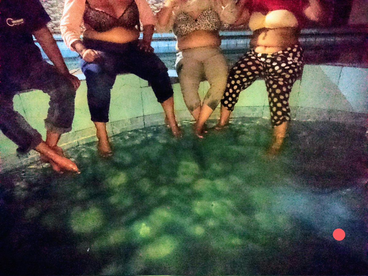 sweetandswap's tweet photo. Rainy day fun at pool. Love you guys https://t.co/u8cdLtNX0u