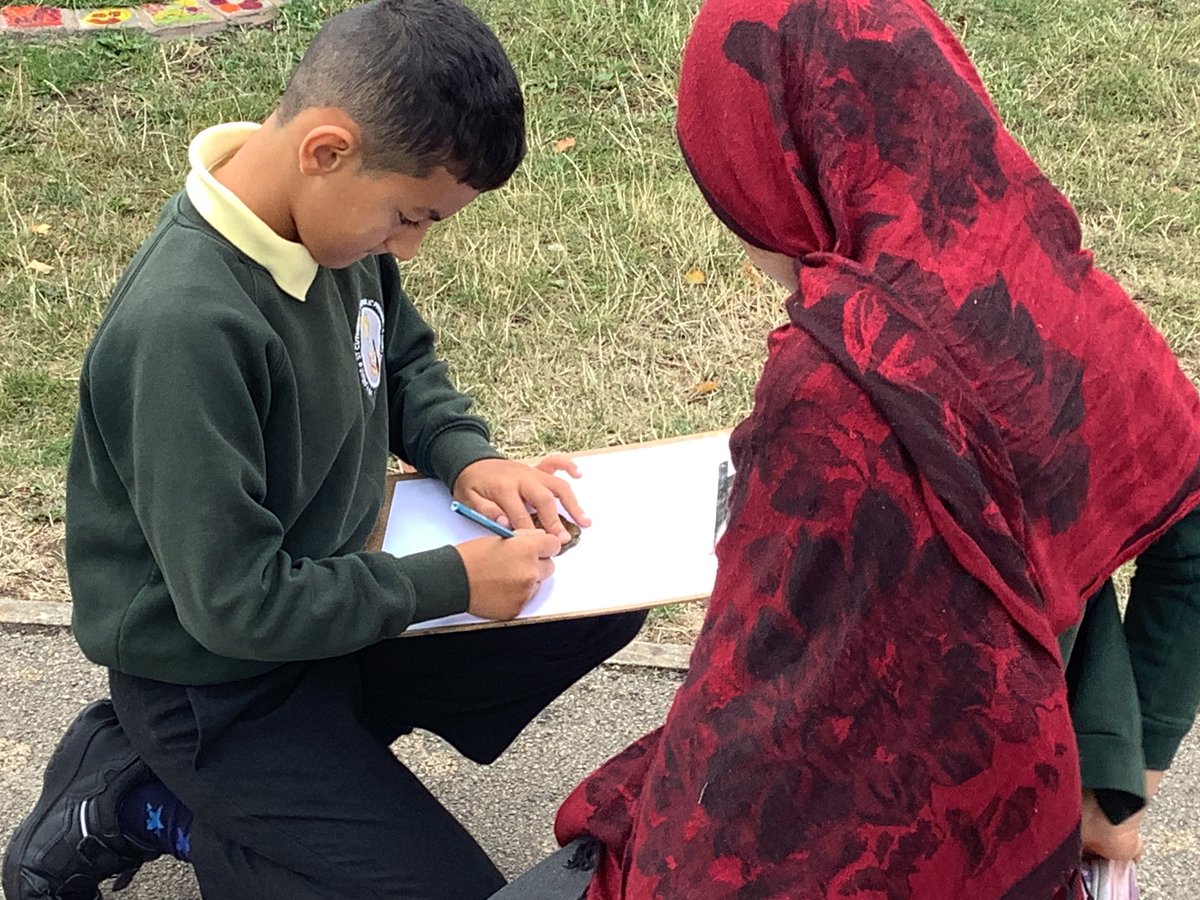 DosbarthSt's tweet photo. We are busy collecting ideas from outdoor environment to help inspire our writing! #outdoorlearning #inspiration https://t.co/8mpc1aK5dQ