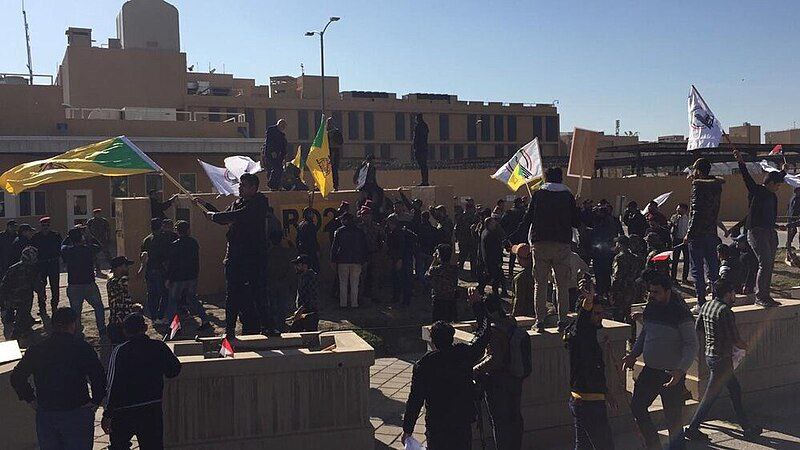 atyern123's tweet photo. #حاصروا_السفارة 
ولتعلم  امريكا ان العراقيين هم أصحاب القرار . وليس هيه من تقرر وتفرض . https://t.co/XksnuJl3S9