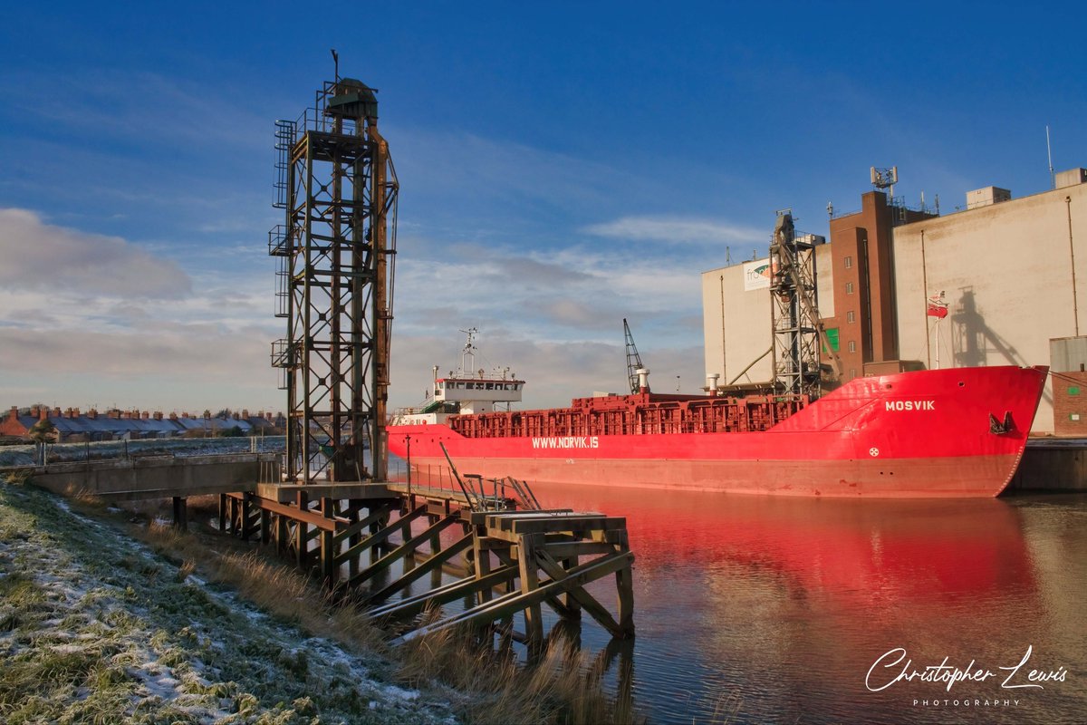 Boston fishing boats and Boston docks, taken in 2010 when I purchased my first digital slr camera @boston_lincs @Bostonboro @BostonTownscape @Visit_Lincs @LincsSkies @LydiaSRusling @Michellesacks2 @explincolnshire #bostonfishingboats #bostondocks #LincsConnect #bostonlincs