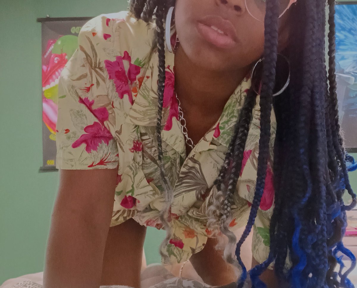 amorashantii's tweet photo. I just needed a new pin lol help me brainstorm and drop a comment/dm suggestions. My page looks SO tired. https://t.co/PsEkTH5loJ