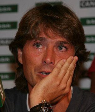 KarlosPikeras's tweet photo. 11/7/23 se cumplen 17 años que a muchos (por no decir casi tod@s) se nos partió el 💔 ante el anuncio del Rey León @8JULENGUERRERO de su retirada del fútbol,ese día se retiró un FUTBOLISTA y nació UNA LEYENDA…(no fue la mejor manera de manejar la situación por el Athletic Club) https://t.co/kaMaVycZFK