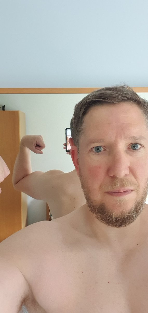 GavinWi79234383's tweet photo. #PullDay in the bag, feeling w-i-d-e πͺπͺπͺ #LetsGROW #bodybuilding #muscles #growingwings #biceps #getwide #gethuge #getswole #sizeistheprize #fitness #TeamVikingMuscle #teamletsgethuge https://t.co/j9Z5imWoon