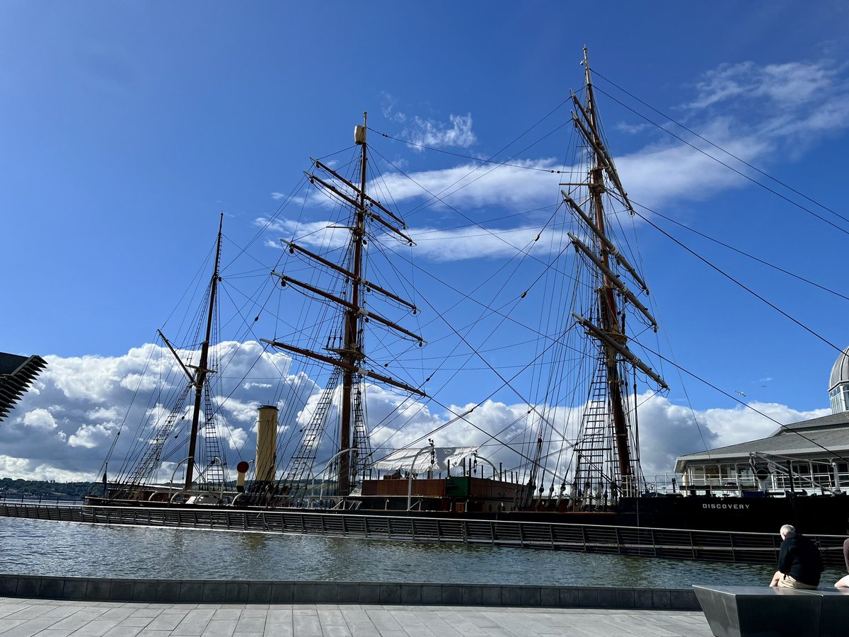 HunterJbarrie's tweet photo. Killing some time between trains… #bonniedundee #sundee #discovery #cityofdiscovery https://t.co/VjmiQ9i6yz