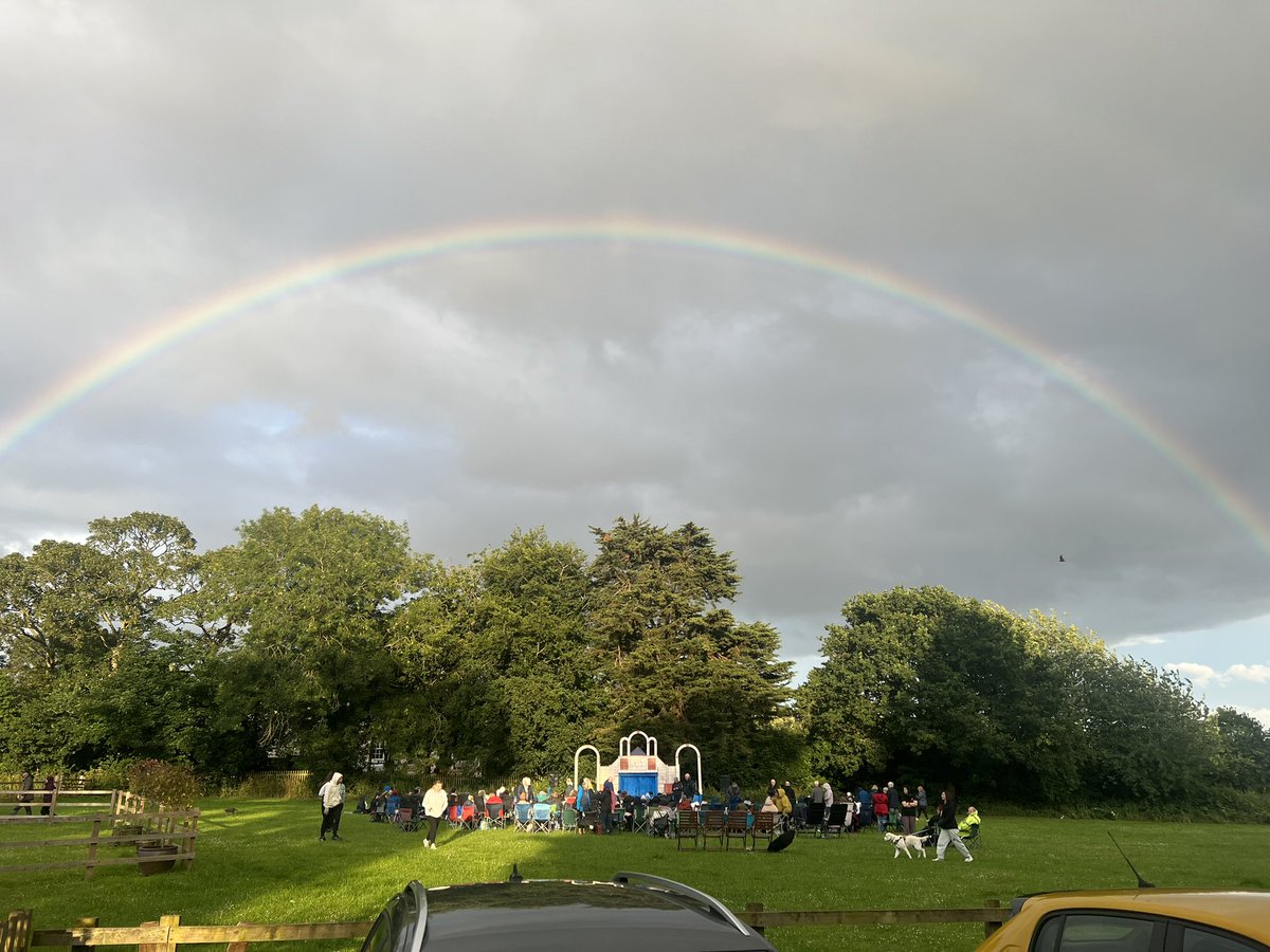 Promediate1's tweet photo. @IllyriaTheatre #illyriatheatre there was even a rainbow. Enjoy the malteser https://t.co/EawjzQlgSF