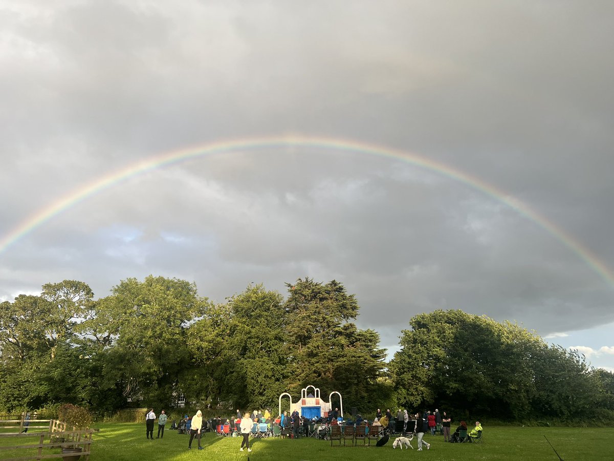 Promediate1's tweet photo. @IllyriaTheatre #illyriatheatre there was even a rainbow. Enjoy the malteser https://t.co/EawjzQlgSF