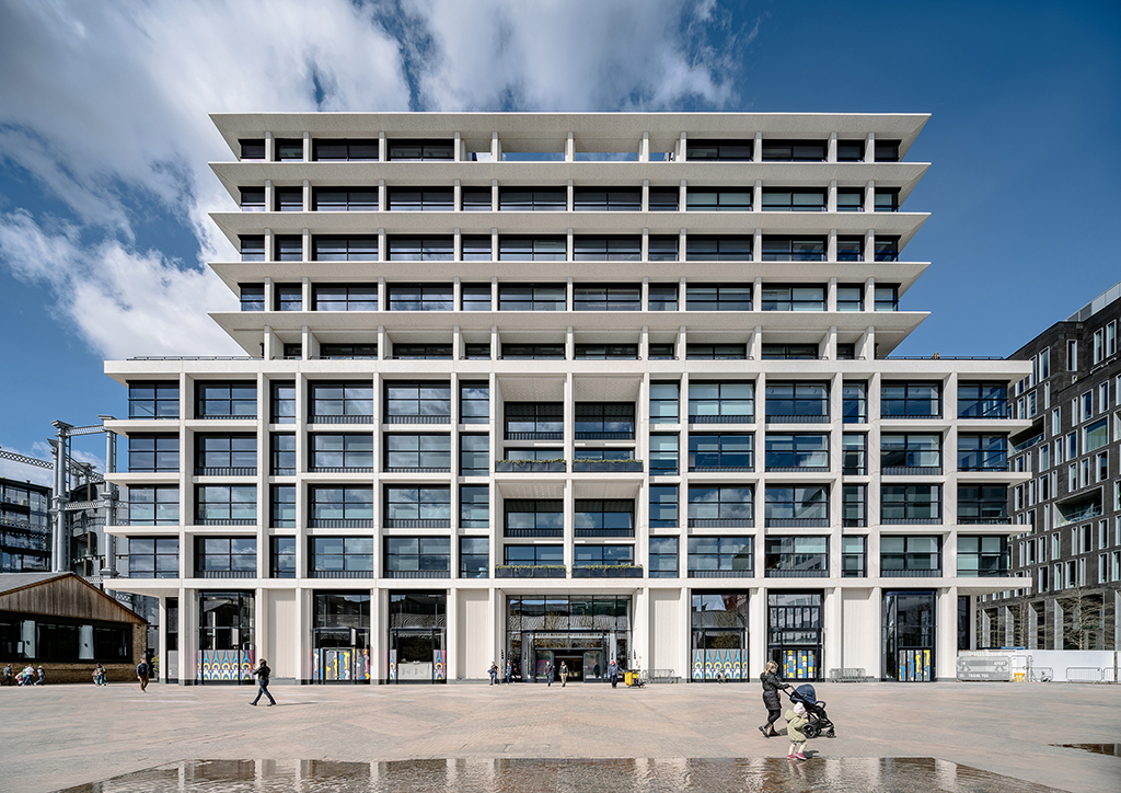 The second shortlisted project for the 2023 Concrete Society Awards is 10 Lewis Cubitt Square, Kings Cross for @ArgentLLP and nominated by @AHMMArchitects. More on the 2023 #Awards here: tinyurl.com/cx6vx3b9 #concrete #construction #architecture
