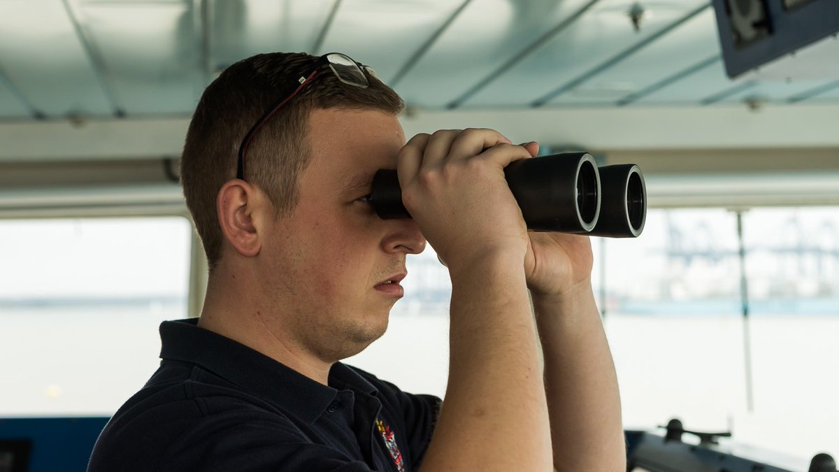 We have a #vacancy for a Third Officer on our vessels, joining a ship's bridge crew, working a 3 weeks on, 3 weeks off rotation, fulfilling Officer of the Watch responsibilities and helping to maintain lighthouses, lightvessels and buoys

trinityhouse.co.uk/vacancies

#maritimecareers