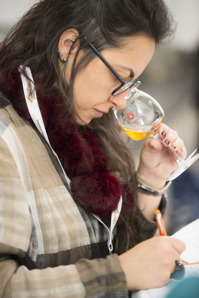 🍺 There is a big difference between drinking a beer and tasting a beer professionally.

 #craftbeer #beer #Brussels #Belgium #goldmedal #brusselsbeerchallenge #silvermedal #bronzemedal #beercompetition #bestbeer #beertasting #beerjudging #beerdrinking