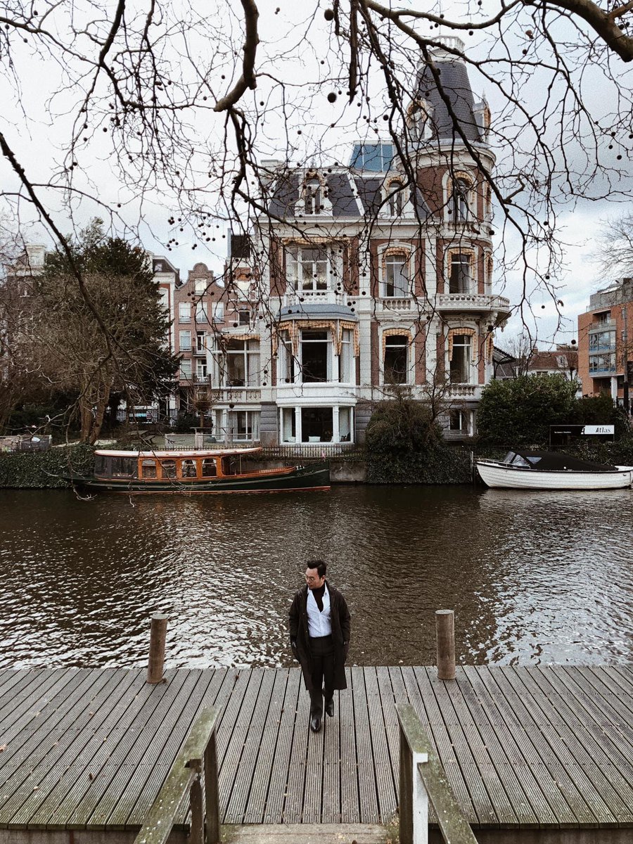 arfdy12's tweet photo. Another country yang I’m in love with is Amsterdam 

No not because of the “coffee shops 🍃” or their red light districts, but the people, the buildings, vibe semua best. 

Next time if you’re travelling to Europe, try stay sekejap kat sini ok! https://t.co/pFRgeTxm6P