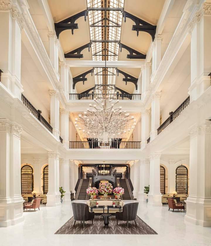 imranSa11984161's tweet photo. THE PLACE : RAFFLES HOTEL : SINGAPORE : A must visit place when you visit Singapore. Walk in and u get the perfumed smell at the lobby and it's an iconic building and the discovery of Raffles in Singapore! #G8 #RaffleaHotel #IconicBuilding #Singapore https://t.co/XIpauT3gjE