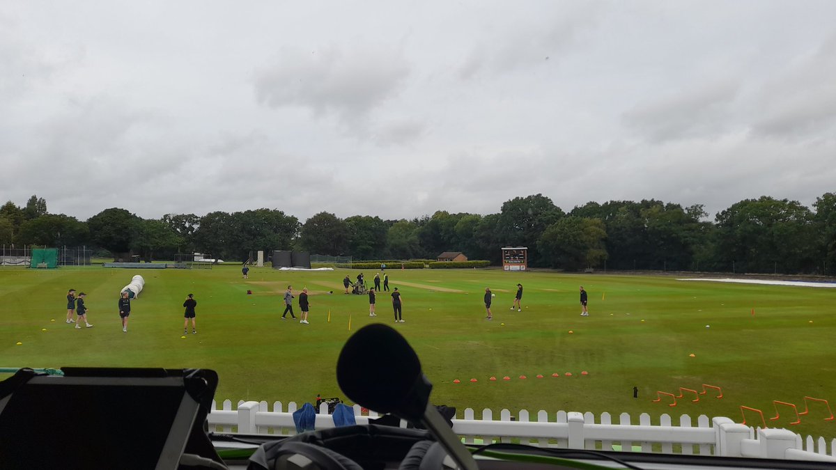 Delayed start here in Solihull but on commentary for Central Sparks v Western Storm in the Rachael Heyhoe Flint Trophy 💥🌪

📺: youtube.com/@centralsparks… 

#CricketTwitter #RHFTrophy