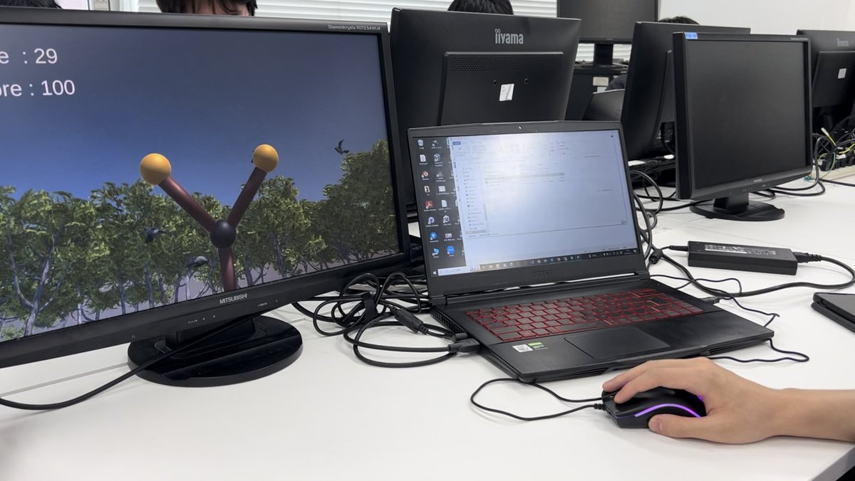 tridentGDC's tweet photo. #unity3d 
 #ゲームジャム

ゲームジャムの開発も終わり、運営チームで試遊会！！

全体的にクォリティが高くてびっくり👀 https://t.co/z5oIZu55fM