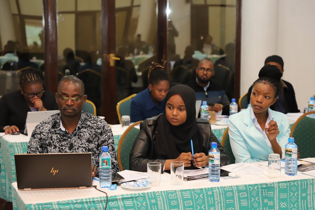 mainamary254's tweet photo. Youths have multi-faceted roles @irck_info is engaging the interfaith youths to be central in amplifying voices on #EndmodernSlavery #FaithForFreedom @mndulili @MadubiR @IhaVictors @Renieannie @BobsonFadhili https://t.co/sxBHSYQ9hT