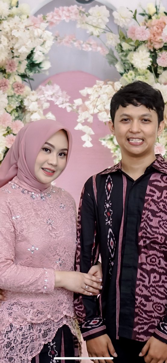 Astriellaaa's tweet photo. Alhamdullilah one step closer💍🤍 https://t.co/jXpYWaU04w