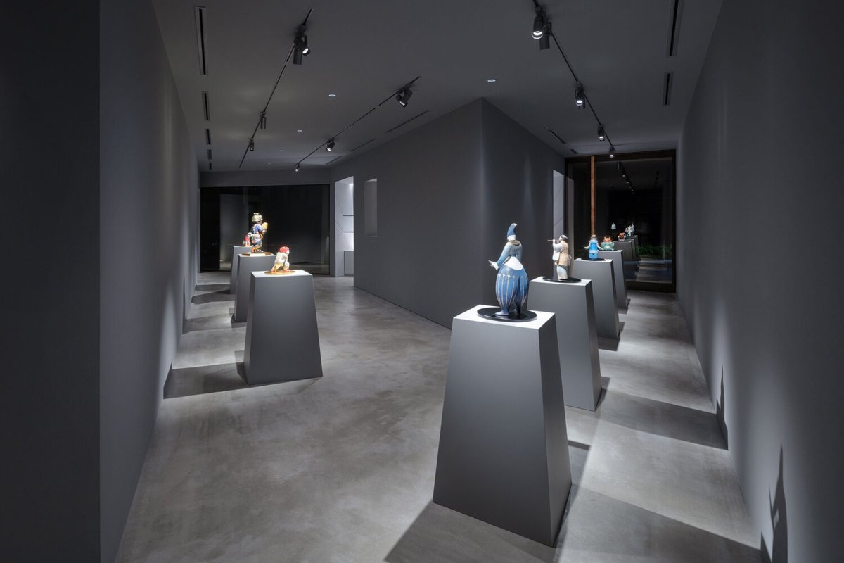 "Kai-Gei-Dou Gallery" by KAMIYA ARCHITECTS in Fukuoka, Japan.
The project is a gallery and residence for a traditional doll maker.

architecturephoto.net/183979/

photos©Takumi Ota