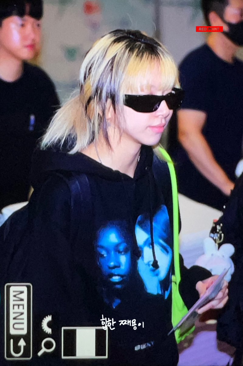 RED POINT💋. tweet media