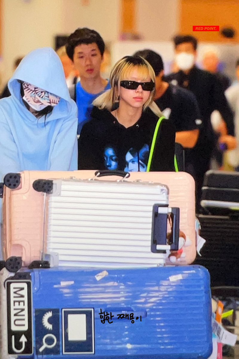 RED POINT💋. tweet media