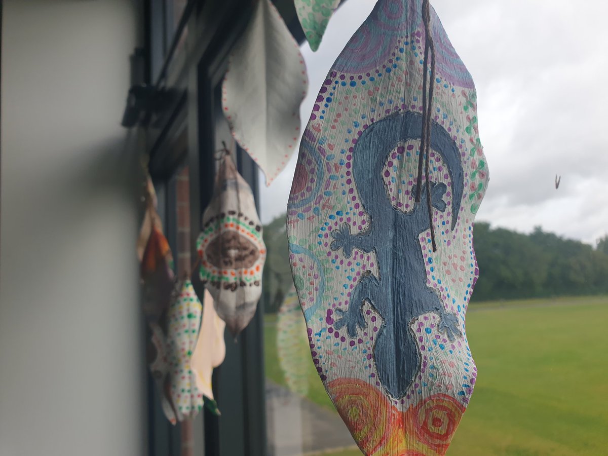ArtHethersett's tweet photo. Activities week has started with art week students making some aboriginal work @AcadHethersett 🦥 https://t.co/wLo662HJZt