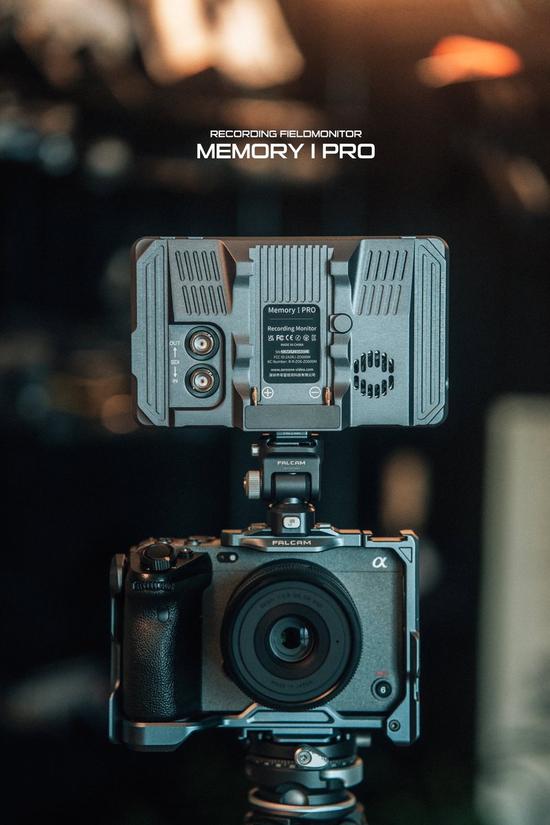 📸 Check out the all-new Shimbol Memory I PRO!  

Photos by @batis_film

Learn more: amzn.to/3XDnQ70

#shimbol #sonyalpha #sonyfx3 #fx3 #falcam #sonycinema #cinemarig #camerarig #cameragear #camerabuid #camerasetup #filmgear #gimbaloperator #gearaddict