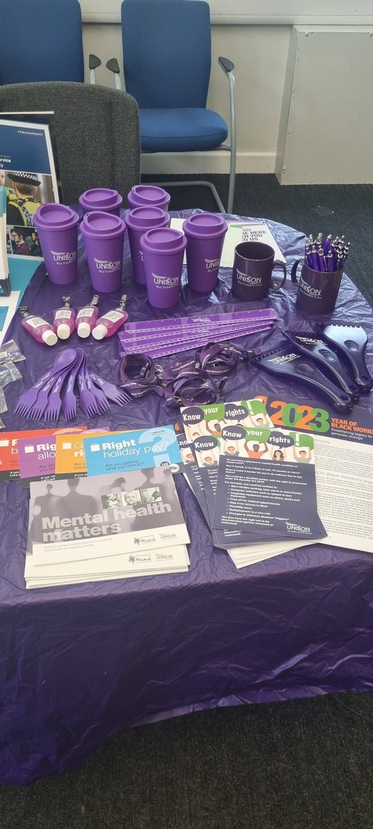 Faye_PMAS's tweet photo. I'm @WestYorksPolice #FCR @WYP_Contact #ConferenceRoom1stFloor today with the lovely George from @unison_wyp
Please come along and say Hi
Lots of information, goodies & Scouse banter
#PoliceStaff #PoliceFamily #OneTeam #Wellbeing #LetsHaveAChat #Brew https://t.co/XDqXMlrlVZ