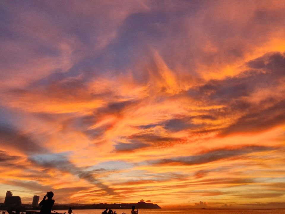 Don’t fotget beautiful sunsets need
cloudy skies

아름다운 석양의 하늘이 되기위해선 반드시
구름이 필요하다는 걸 기억해라

#섹트 #감성