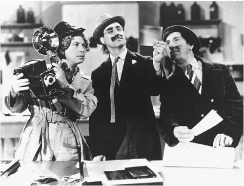 AllThingsMarx's tweet photo. #Chico: "I take-a your picture. Hey! Look at me and laugh"
#Groucho:  "I've been doing that for 20 years"  #TheBigStore 1941. https://t.co/0Kmf4yFQnF