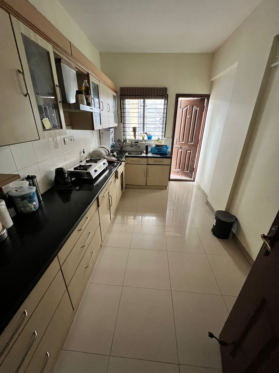 SharmaAndPuns's tweet photo. Hello everyone, 

@scrambledbatata is looking for a female flatmate in her 3BHK house in Koramangala. 

More details here: https://t.co/IqUmN3GU8N

@BangaloreRoomi @twitrbnb @fmrbangalore @FlatsnFlatmates @flatshareblr https://t.co/WZWhEUvzdB