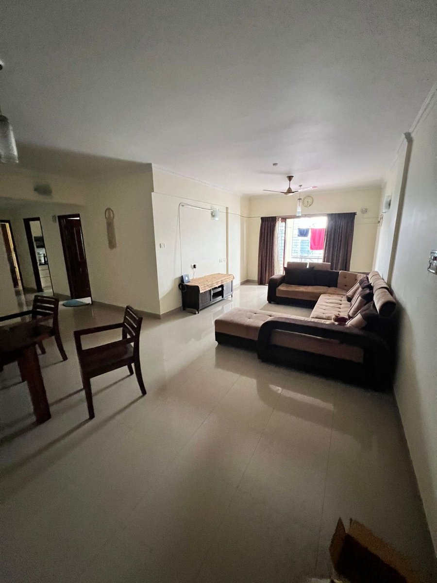 SharmaAndPuns's tweet photo. Hello everyone, 

@scrambledbatata is looking for a female flatmate in her 3BHK house in Koramangala. 

More details here: https://t.co/IqUmN3GU8N

@BangaloreRoomi @twitrbnb @fmrbangalore @FlatsnFlatmates @flatshareblr https://t.co/WZWhEUvzdB