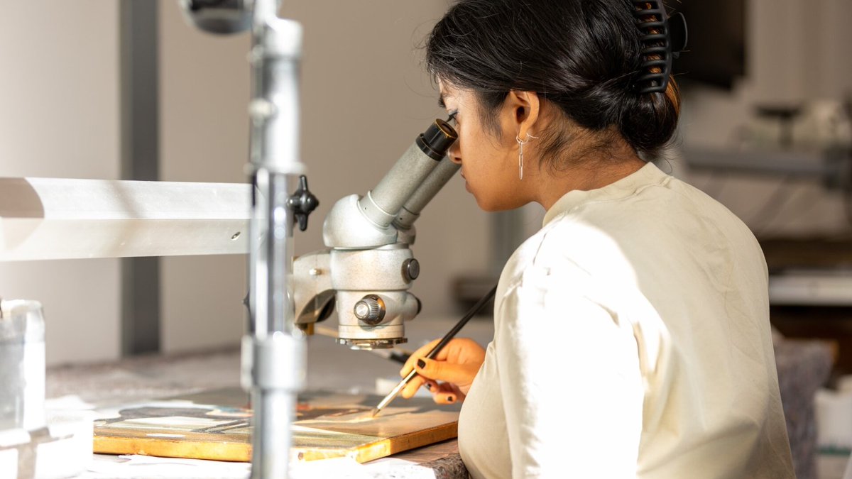 The Conservation department <a href="/TheCourtauld/">The Courtauld</a> is delighted to be part of the EU-Funded GoGreen project, which promotes preventive and remedial conservation practices based on green principles to spearhead the green revolution within conservation 🌱

courtauld.ac.uk/research/gogre…