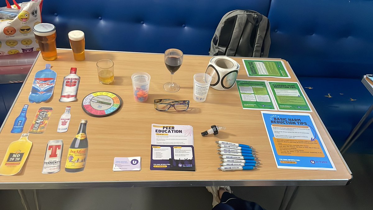 uturnpeered's tweet photo. Today we’re in Rutherglen UC. If your 12-18 and live in South Lanarkshire and want to be a Peer educator then why not come down and have a chat? Or if you have any questions or want to find out more information come down.

@SouthLanADP @RutherglenUC @YFCLPathfinders https://t.co/YipDoxyYVx