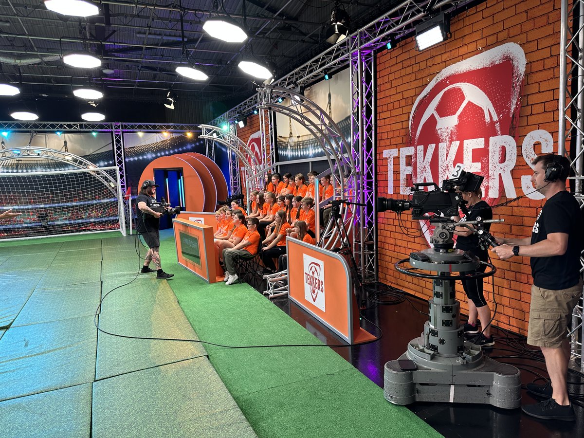 MrsHawkins_YCS's tweet image. Blwyddyn 6 yn y stiwdio heddi yn ffilmio rhaglen newydd ar gyfer @S4Cstwnsh - Tekkers. ⚽️ 🥅
Year 6 in the studio today filming a new programme for @S4Cstwnsh - Tekkers. ⚽️ 🥅
@MissThomas_YCS