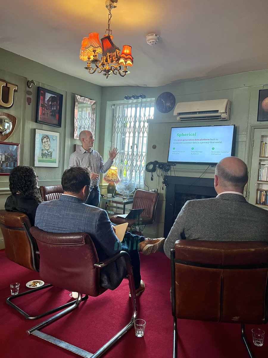 NewDigitalAge1's tweet photo. Our second pitch this morning at our #SohoSession is presented by from Ross from @Lotame https://t.co/Tfet3H4lXb