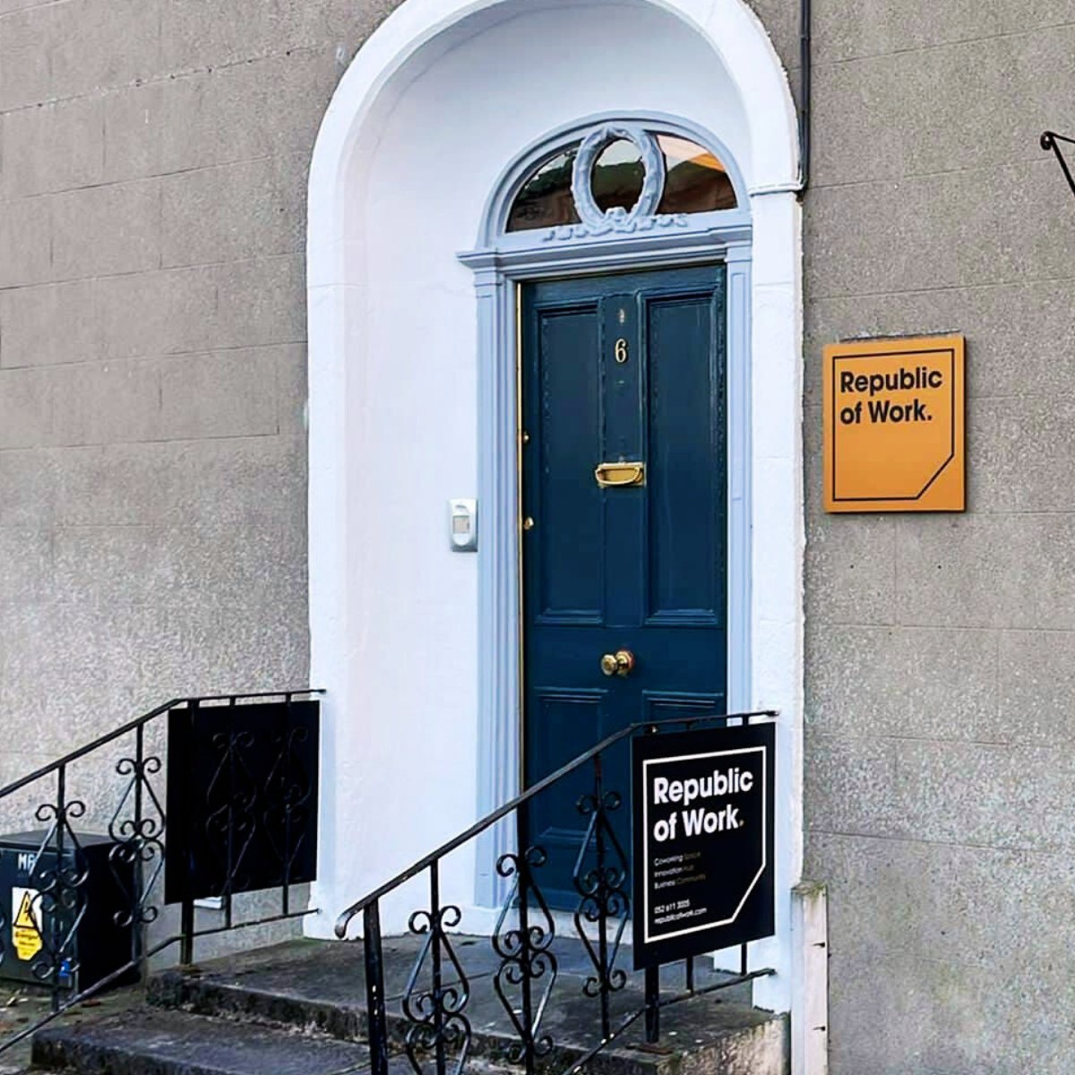 republicofwork's tweet photo. We're throwing open our doors, inviting you to experience the world of #coworking. Need a desk to work from, craving a change of scenery, or seeking a spot to gather your thoughts? Come and discover what all the buzz is about in RoW #Clonmel —our treat!
https://t.co/KdCV9RK9fd https://t.co/gYuYMKaIhr