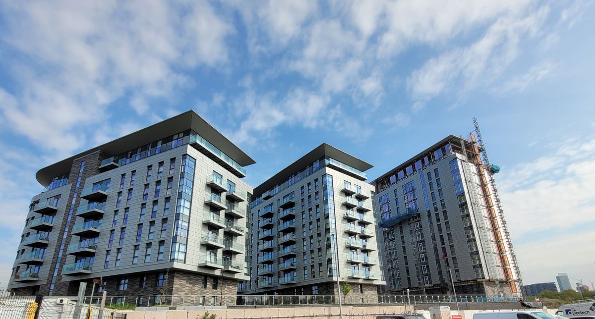 Manchester Waters, Salford, with @Vermont_Group the third tower on this residential, apartment, development is progressing well. See the photos for June 2022 v June 2023
