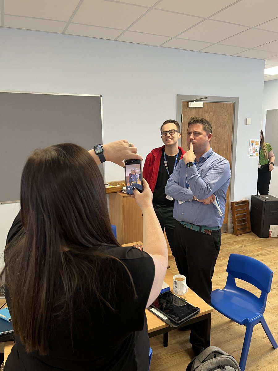 cam_kaljouw's tweet image. Digital Champion Away Day underway! Many photo ops to be had! @Tonihammy @Leessaarr @Mr_GO26 @StellaScharing1 #equity #edtech #edtechimpact #inclusion