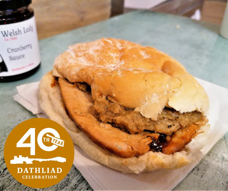 EdwardsofConwy's tweet photo. Todays Hot Food/Bwyd Poeth
Tuesday 11th July
π΄ Roast Turkey, Gravy & Stuffing Baps
π΄ Mediterranean Chicken Casserole & Rice
π΄ Traditional Pork or Pork & Leek Sausage Bap
#DoublePointsTuesday #RoastTurkey #NearlyLunchtime #ProperButcherAndDeli #40YearCelebration https://t.co/c6JaPTQI7S