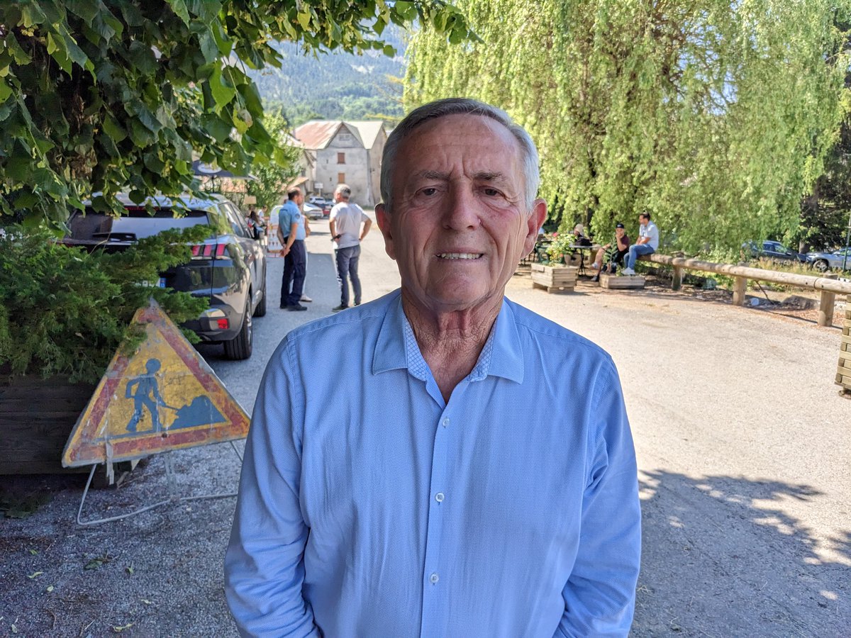 nicolas_faucon's tweet photo. "Cette attente est devenue horrible car quand on ne trouve pas un enfant dans les premières heures de sa disparition, c'est l'angoisse totale", indique Christian Girard, député RN des Alpes-de-Haute-Provence, présent au Vernet pour la disparition d'#Emile https://t.co/m7kRtZoB7r