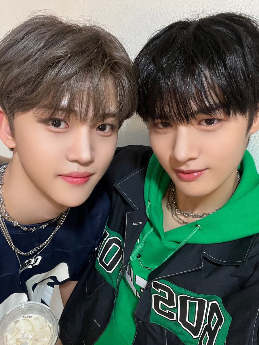 [#지은호] 
오늘의 저메추❤️ 
삼계탕! 
from 나근즈 

#루네이트 #LUN8 #도호즈 👍 #초복이니까