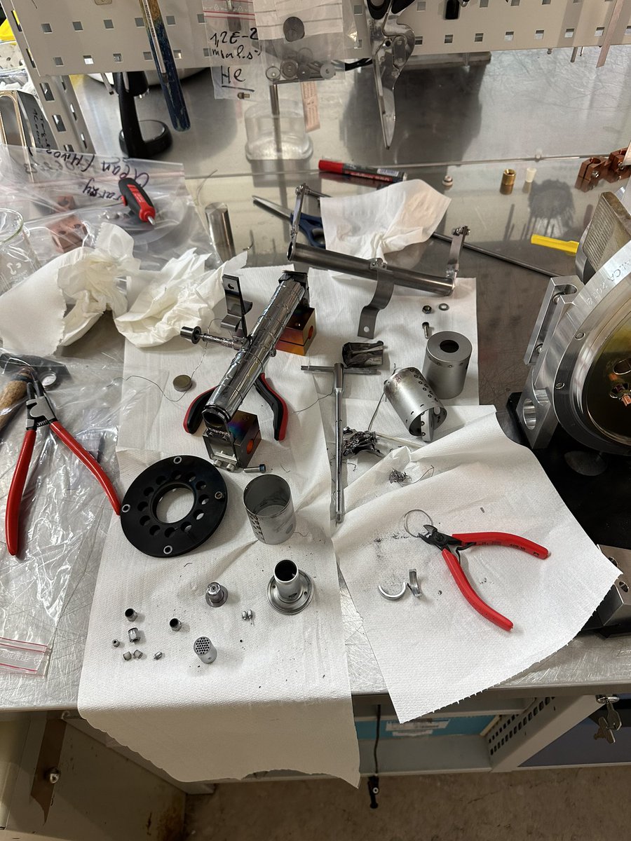 ionwik's tweet photo. taking apart a broken target to recycle some parts and build a new one https://t.co/sdkUBYQWKQ