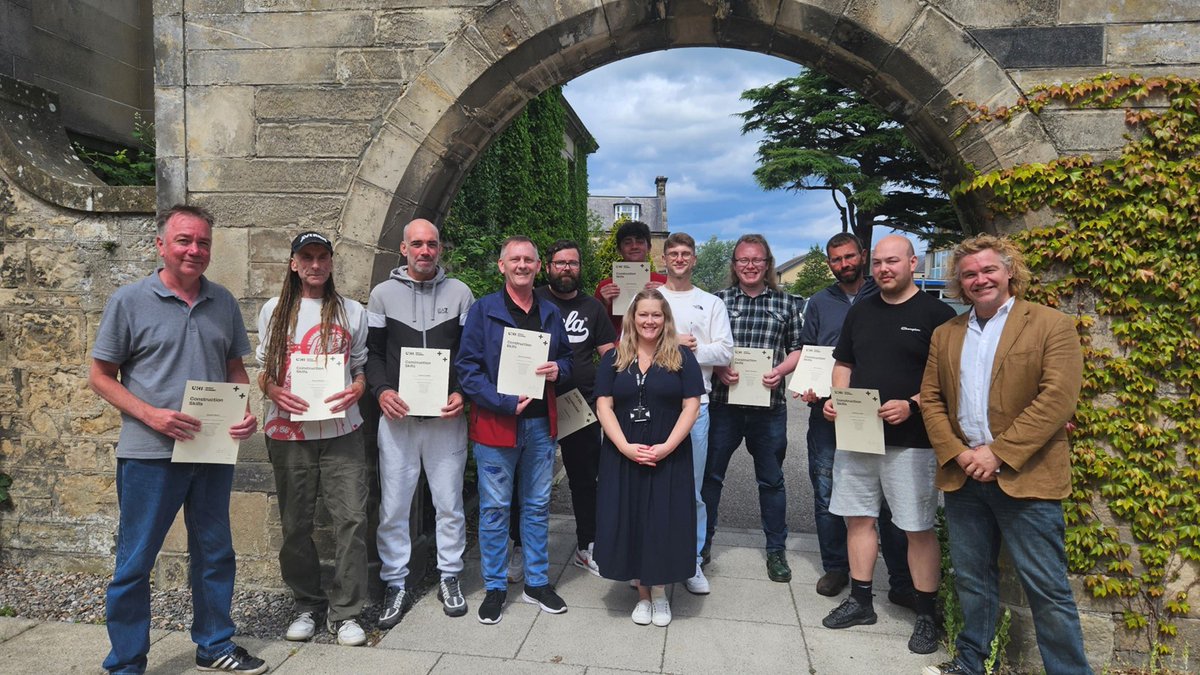 JanHDWP's tweet image. Excellent collaboration @DWPgovukand @UHIMoray 👏

A construction skills shortage in Moray led to a unique two-week #Constructioncourse for nine customers.

CSCS and industry qualifications resulted in all customers being skilled to start construction jobs.

#TeamMoray