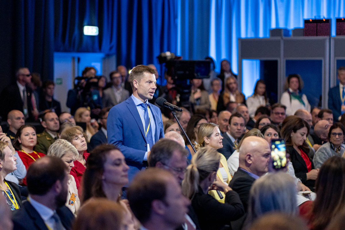 yata_ger's tweet photo. The Summit shows that we are united and all at one table, sending a strong signal to Russia: we are ready to defend every inch of our freedom and democracy. 
#YATAatNATOPublicForum #NATOSummit https://t.co/8QfhrTm1jp