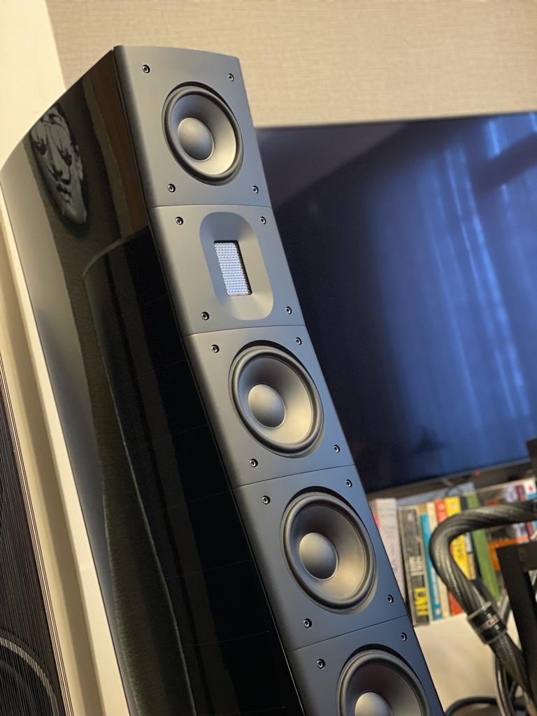 EmreElver3's tweet photo. Raidho d3 v2 #raidho #highendaudio #speakers #audio #stereo #emreelver #audiphile #hifi #hoparlör #homeaudio https://t.co/vbh2r1J7U5