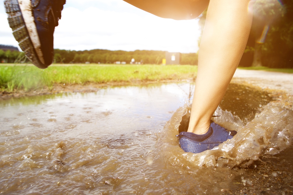 VentureWipes's tweet photo. Powering through your workouts. We are here to keep you clean for the ride home. ;-) #dirthappens #workout #run #mudpuddle https://t.co/eSmoGMm49n